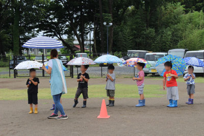 りんご保育園　『傘の正しい使い方』を学びました