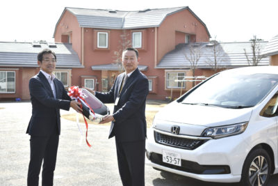 自動車贈呈式 アリスとテレス
