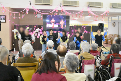 赤小ダンスクラブ来荘🎵　ひまわり荘